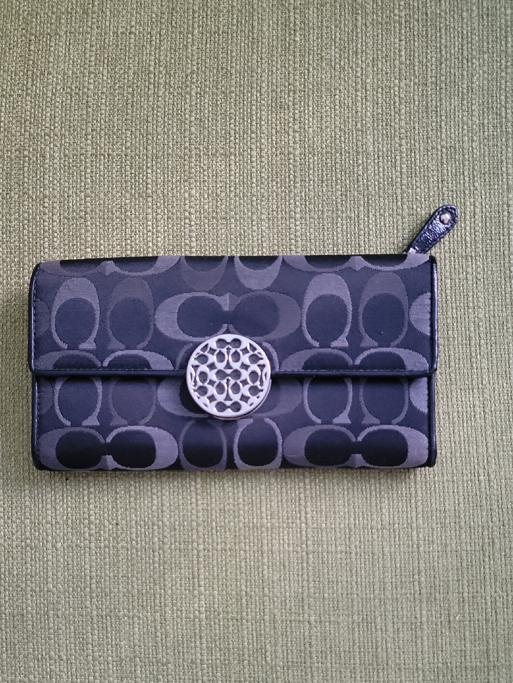 Coach Y2K Black and Gray Signature Jacquard Wallet with Silver Medallion